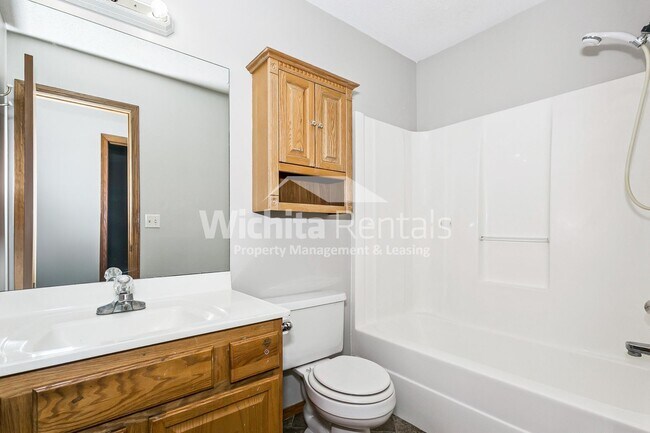 Building Photo - 5 N Hopper Dr