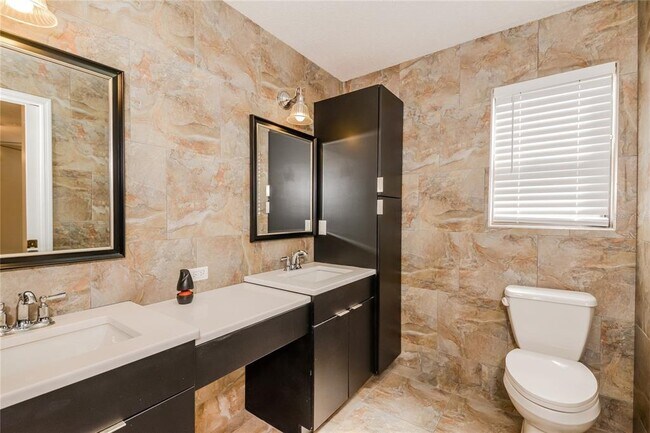 Building Photo - 8416 Cypress Lake Cir