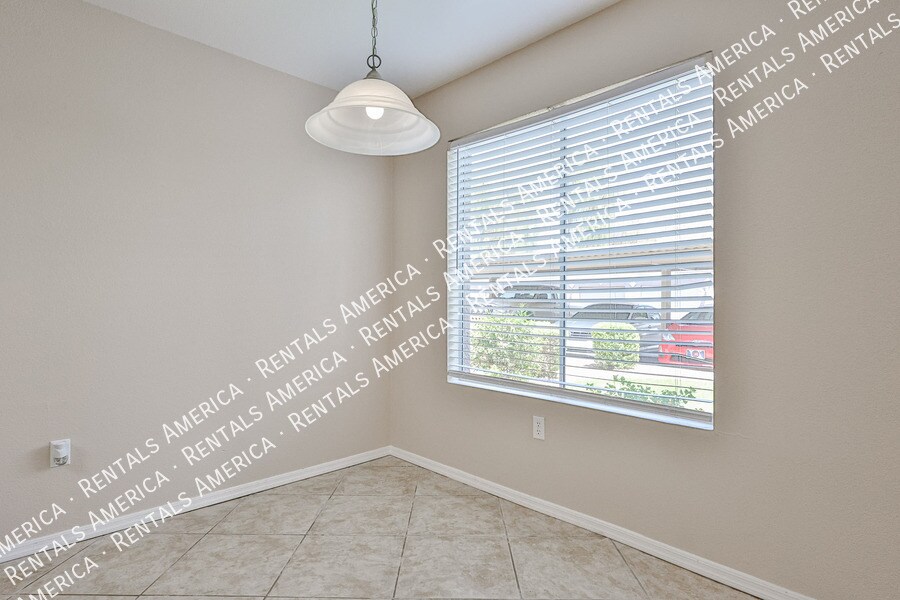 Building Photo - 17017 N 12th St