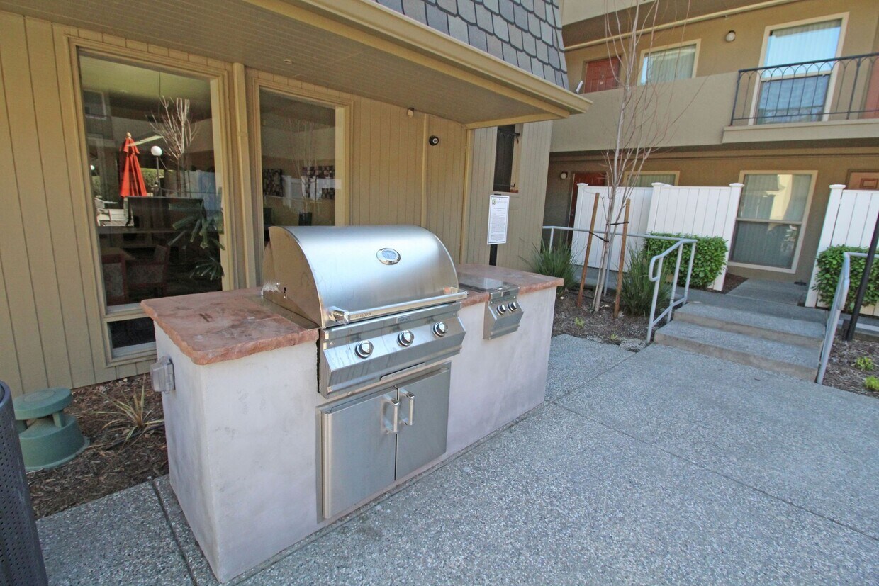 University Court - 515-545 Sycamore Ln Davis CA 95616 | Apartment Finder