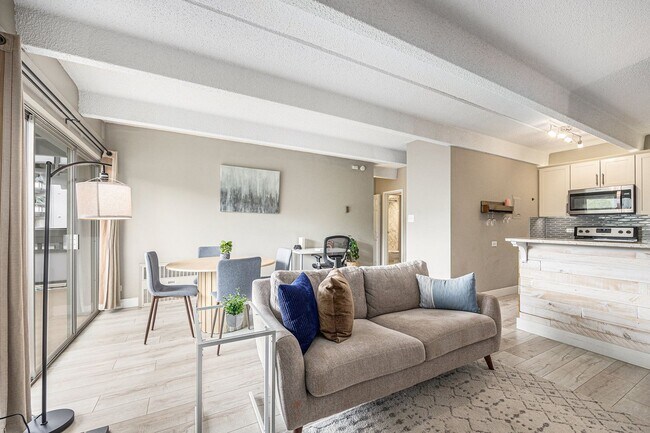 Building Photo - Spacious 1 bedroom home in the heart of Capital Hill! 1 Reserved Parking Space and Storage Unit!