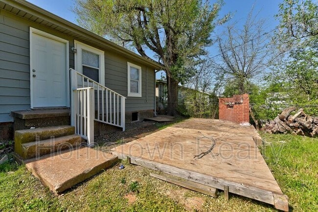 Building Photo - 1409 SE 41st St