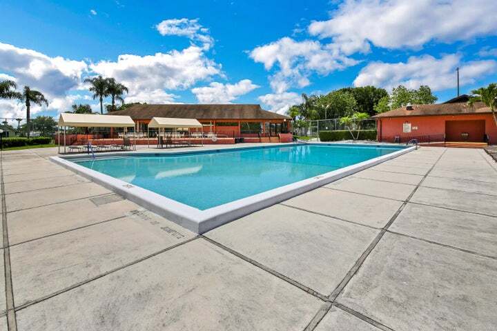 Building Photo - 4492 Brook Dr