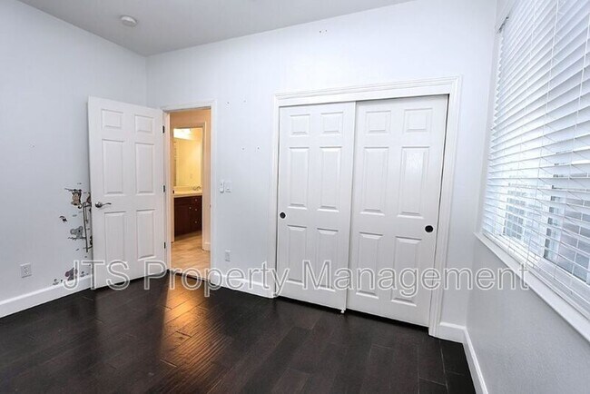 Building Photo - 5602 Jerry Litell Way