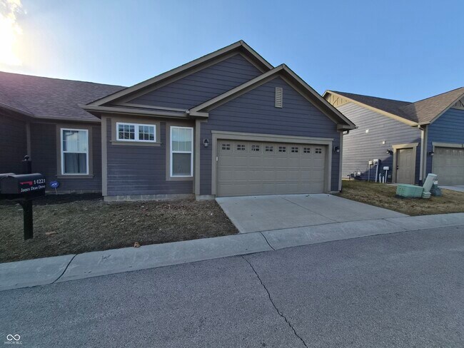 Building Photo - 14221 James Dean Dr