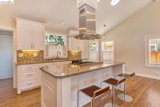 Building Photo - 3484 Moraga Blvd