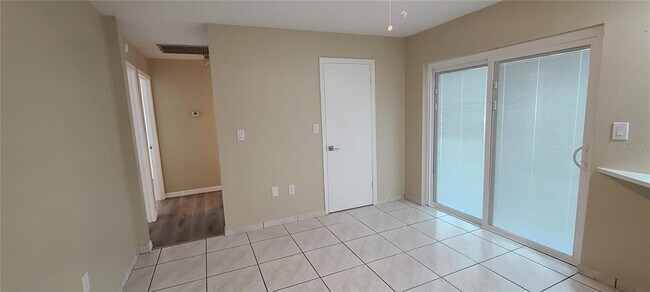 Building Photo - 644 Midiron Dr