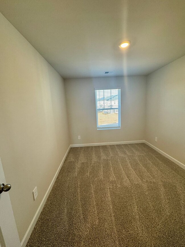 Building Photo - Beautiful, Brand New 3BR Townhouse in Concord