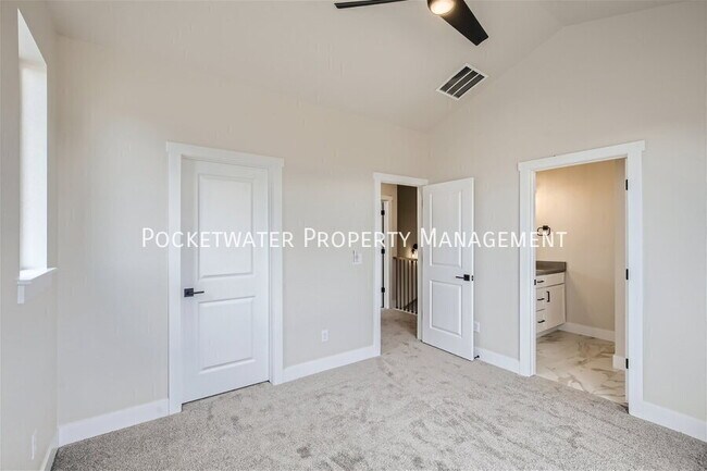 Building Photo - 1353 Baker St