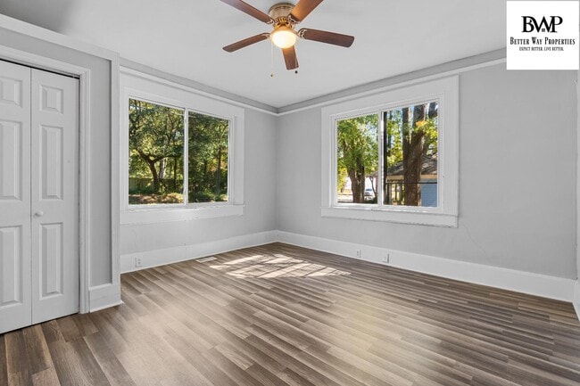 Building Photo - 1522 Columbia College Dr