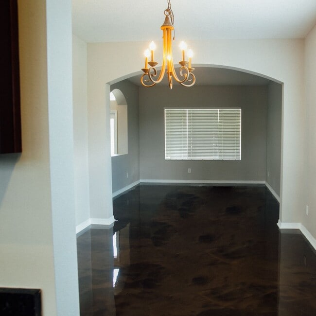 Building Photo - Elegant 5-Bedroom Pool Home with 3-Car Gar...