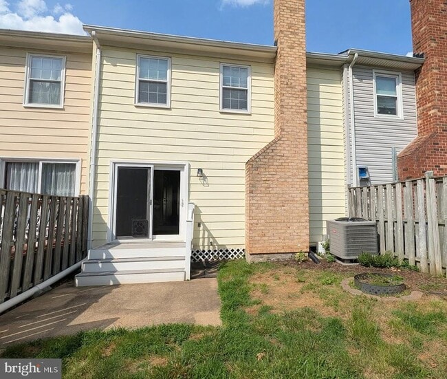 Building Photo - 18610 Phoebe Way