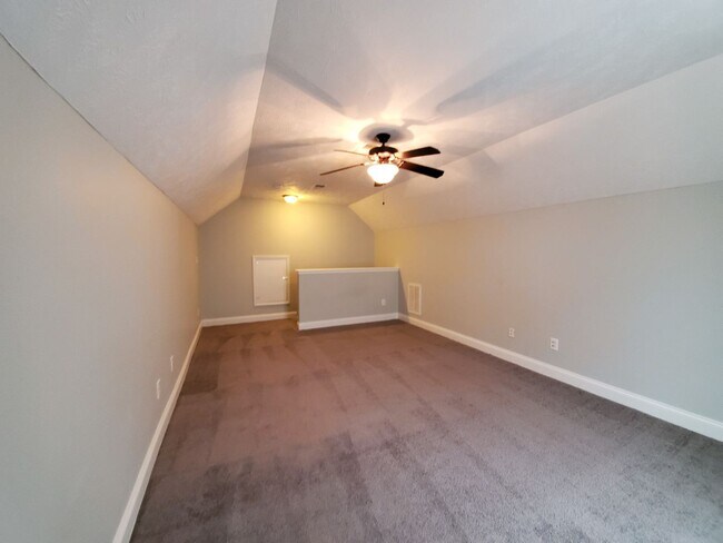 Building Photo - 142 N Copper Creek Dr