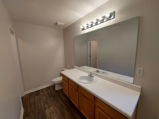 Building Photo - 7093 Mahonia Pl