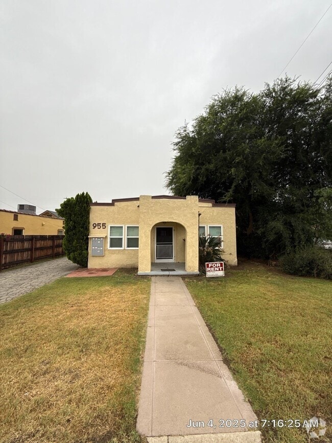 Building Photo - 955 Colton