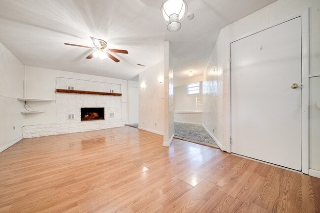 Building Photo - 106 Bluewater Dr
