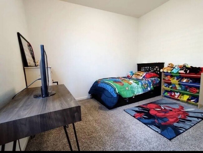 Building Photo - Lovely Home for rent in Visalia, Ca