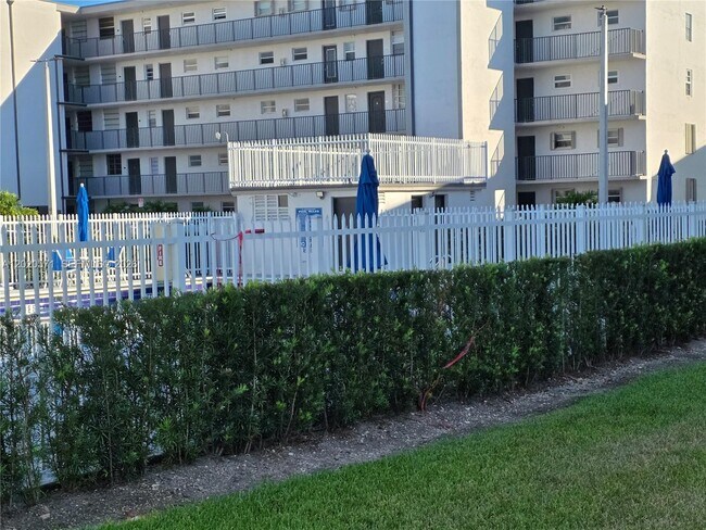 Building Photo - 14150 SW 84th St