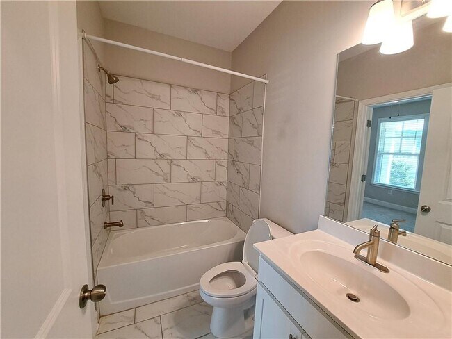 Building Photo - 637 Stan Hope Ln