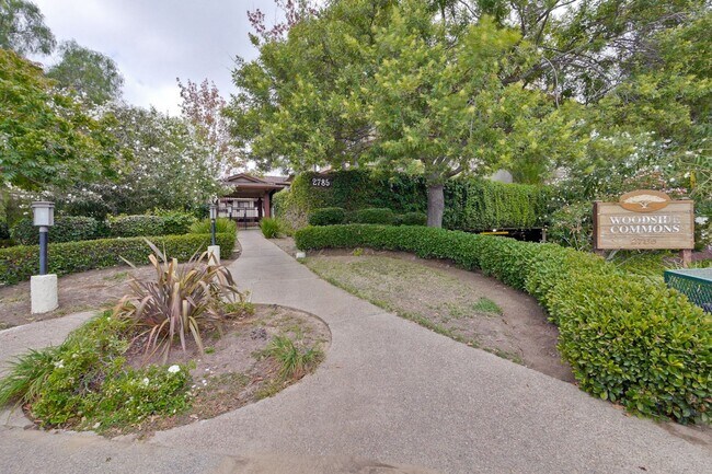 Building Photo - Popular Woodside Commons at Its Finest.