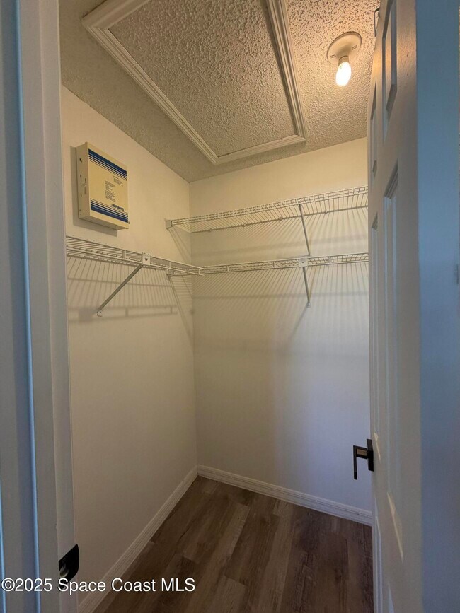 Building Photo - 1601 Jolson Ct