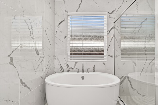 Building Photo - 4916 Northern Wds Dr