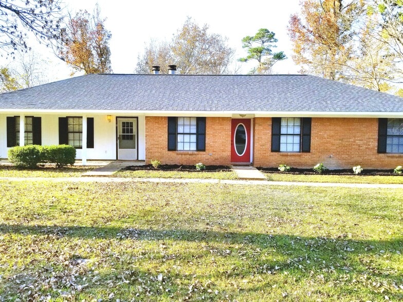 Building Photo - 202 Bent Creek Circle South