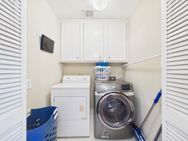 Building Photo - 3811 Jack St