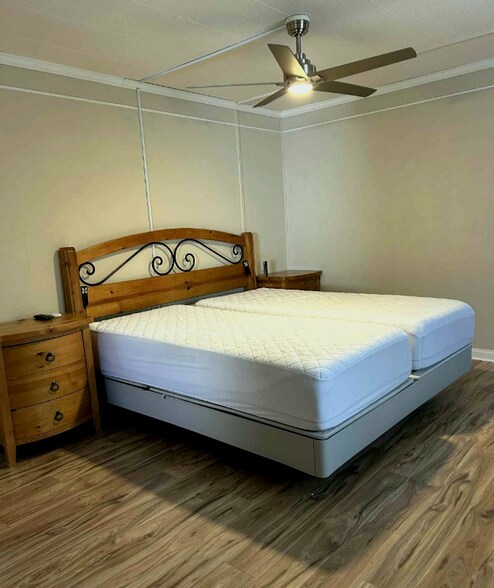 Building Photo - 39281 Palm Greens Pkwy