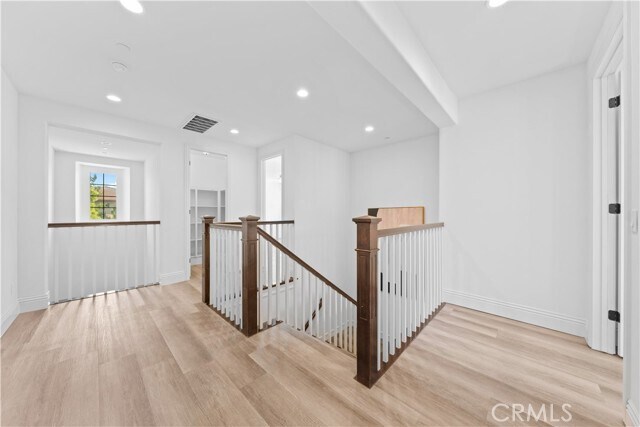 Building Photo - 18 Windrow Rd