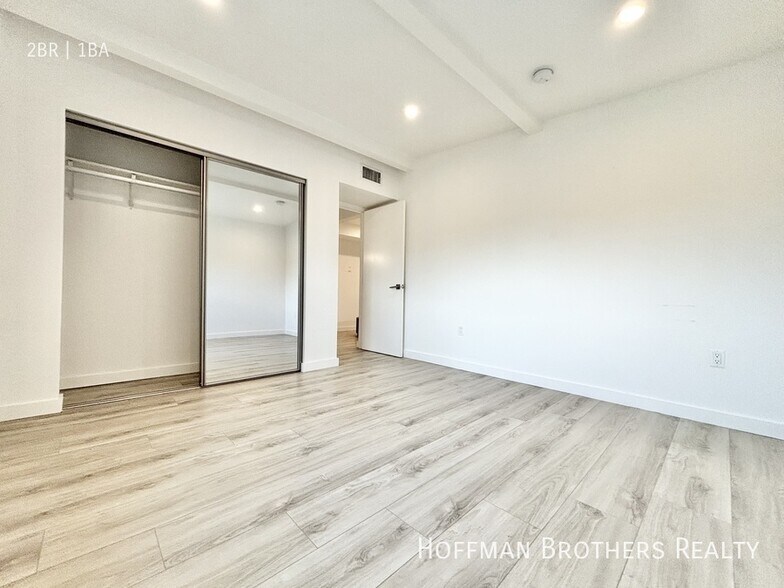 Building Photo - 1570 Yosemite Dr