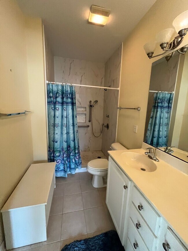 Building Photo - Discover this well-appointed 3-bedroom plus bonus room , 2-bath home in Carleton Place