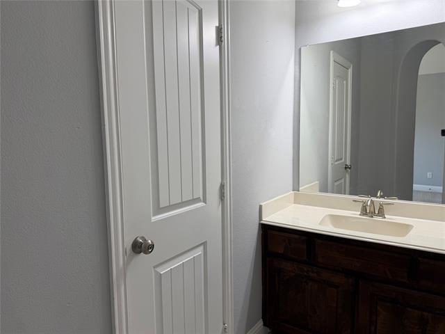 Building Photo - 2417 Kingsgate Dr