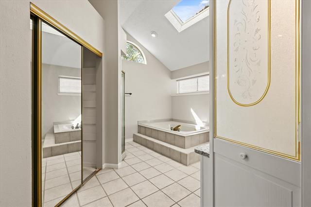 Building Photo - 1113 Kit Ln