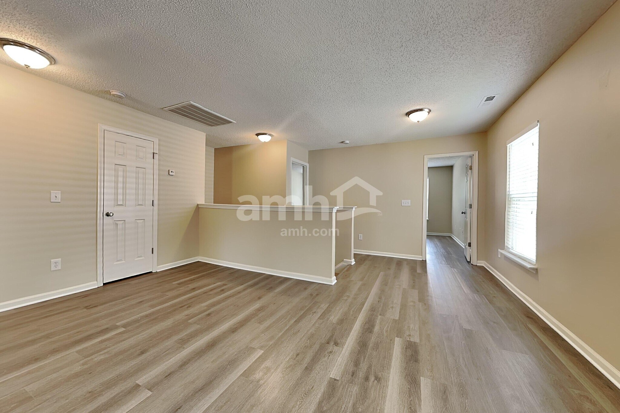 Building Photo - 5013 Springdale Dr