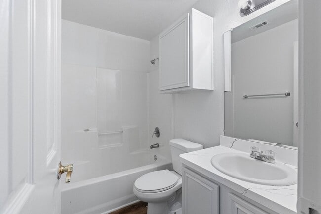 Building Photo - 1412 Hemphill St