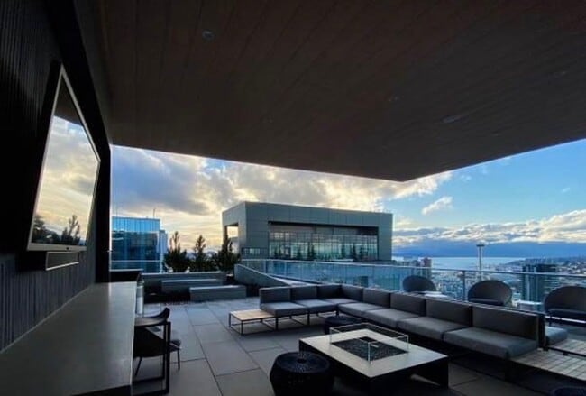 Building Photo - Downtown Seattle Modern Studio