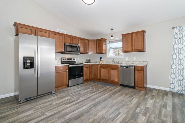 Building Photo - 10 W Persimmon Dr
