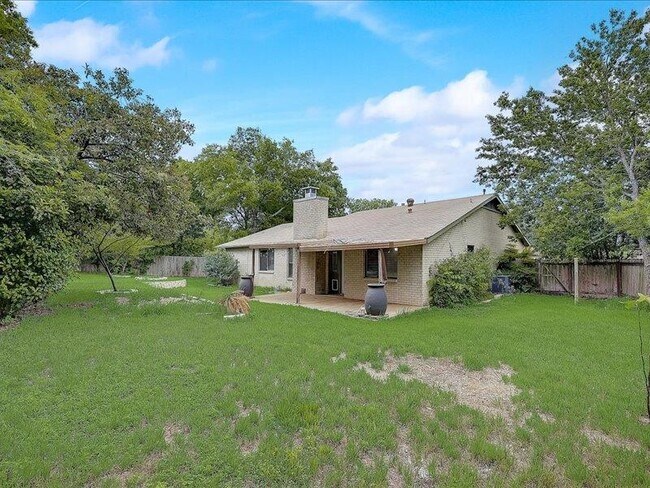 Building Photo - 10906 Meadgreen Ct