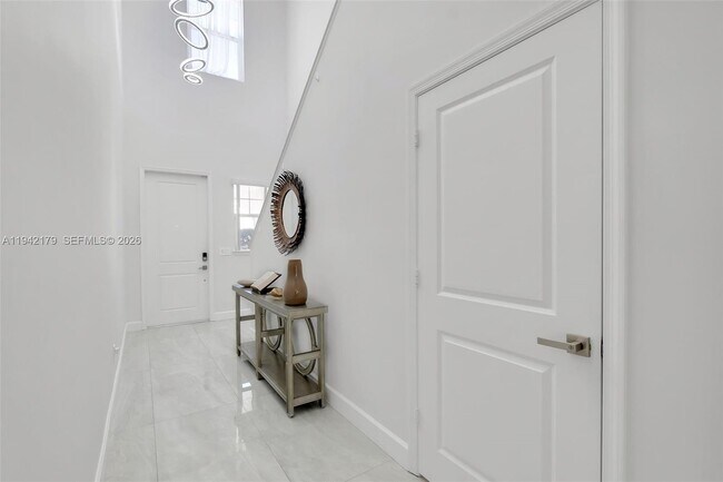 Building Photo - 1827 Lake Cove Dr