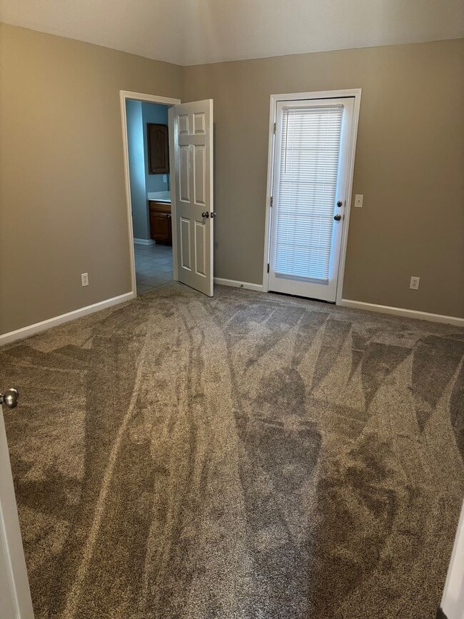 Building Photo - 3 Bedroom/ 2Bath located in Nettleton School District