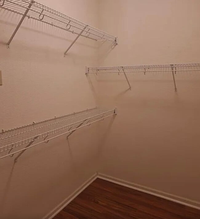 Building Photo - 7641 Rosehall Dr