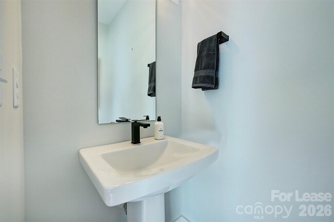Building Photo - 1208 Minter Pl