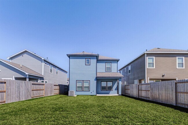 Building Photo - 1038 Elsinore Dr