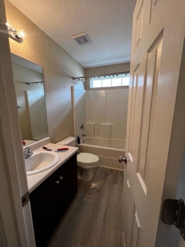 Building Photo - 3 Bedroom 2 Bathroom Home in Hampton Place subdivision - Pooler GA