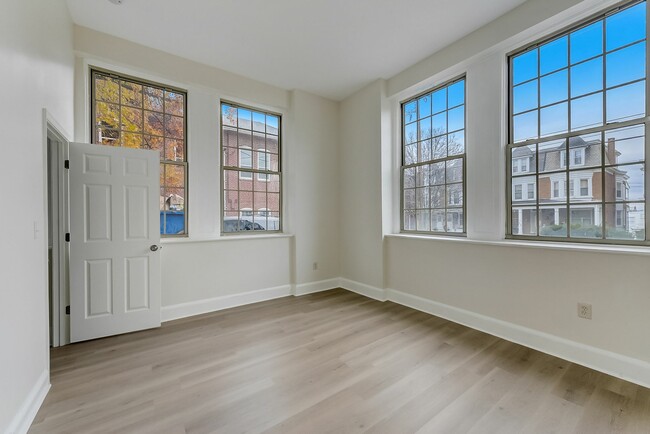 Primary Photo - Franklin Manor Apartments