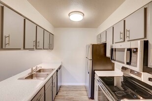 Building Photo - Riva Ridge Apartments
