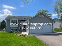 Building Photo - Woodbury House Available Now, Meticulously Maintained, Lower Family Room, Back Deck, Pool Access