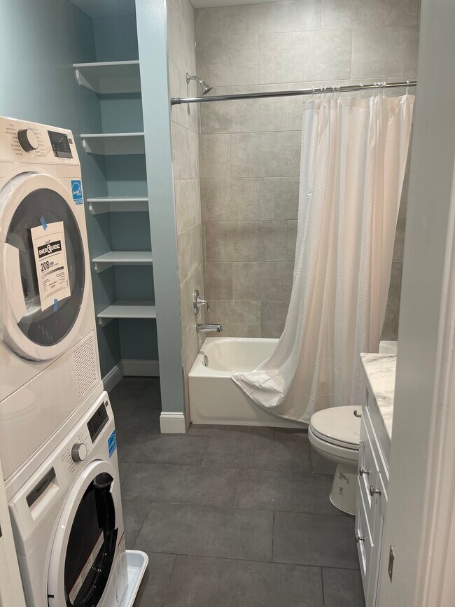 Building Photo - 5615 1st Plz NW