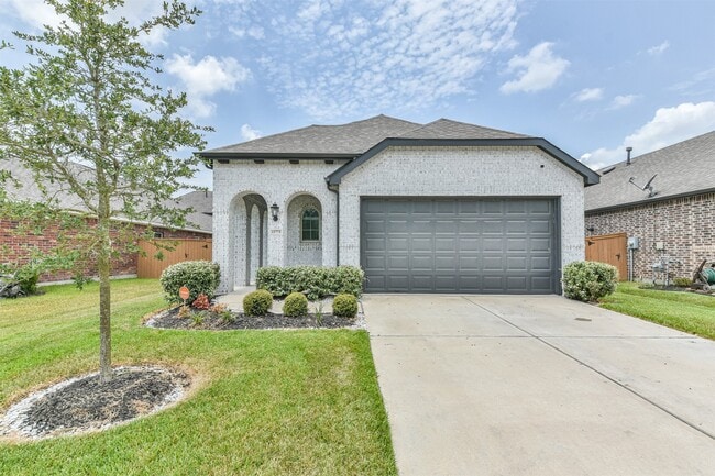Building Photo - 15775 Cairnwell Bend Dr